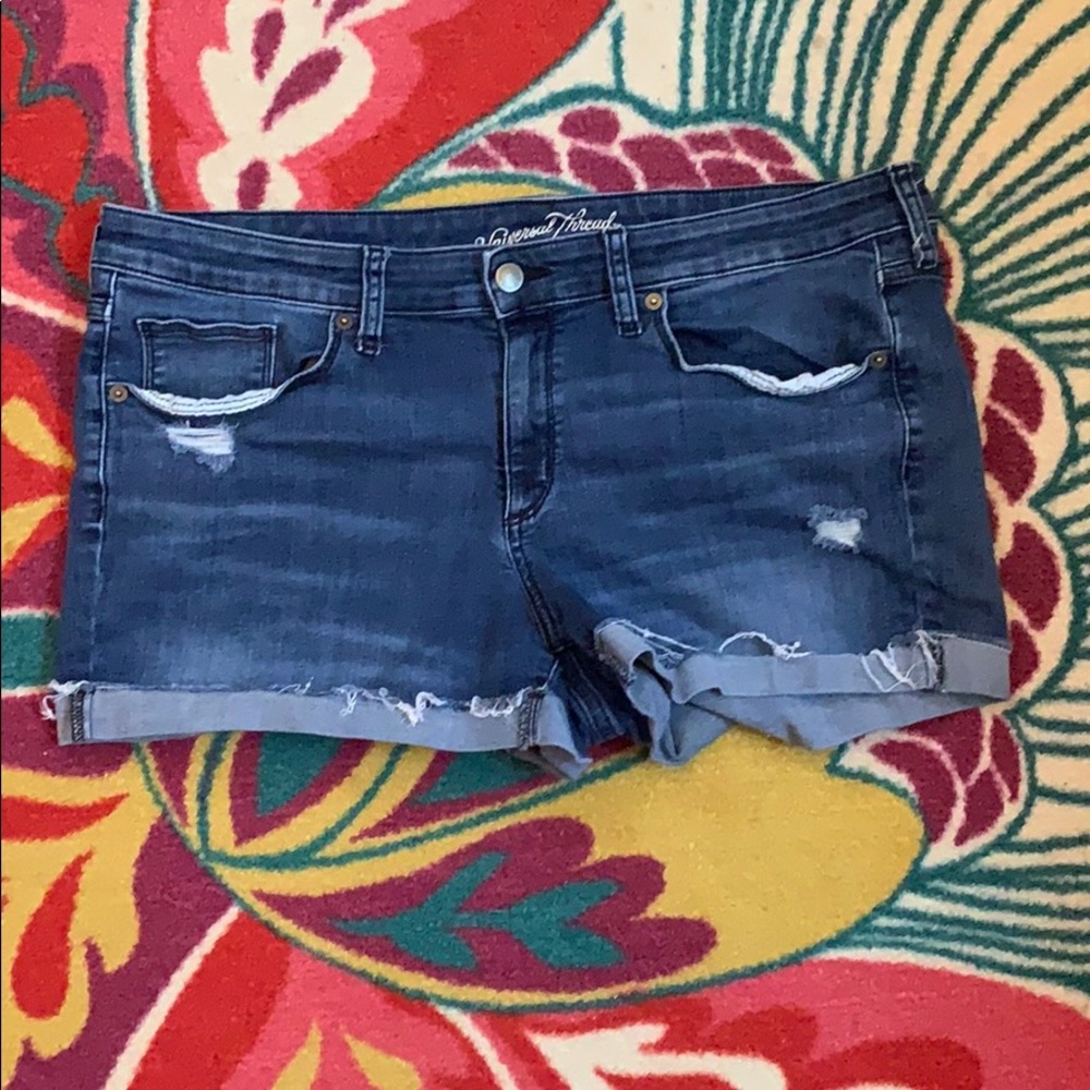 Size 16 universal thread shorts